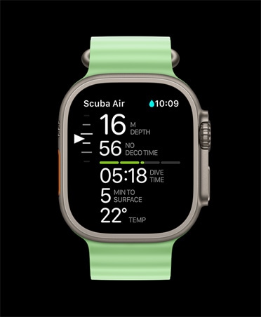 Apple Watch Ultra 3, přírodní barva, titanové pouzdro, ukazatele ponoru v aplikaci Oceanic+: hloubka, čas dekomprese, délka ponoru, počet minut k hladině, teplota vody, Oceánský řemínek, neonově zelená barva