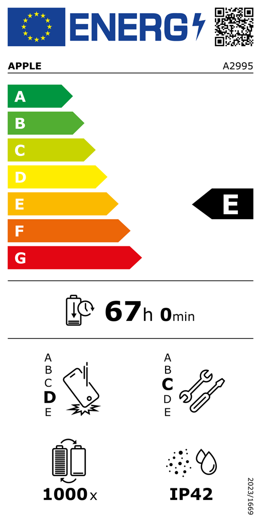 Código QR e información de la etiqueta energética de la UE, modelo A2995 de Apple, clase E, clases de eficiencia energética (con una escala de la A a la G), de la A (la más eficiente) a la G (la menos eficiente), duración de la batería por ciclo, 67 horas y 0 minutos por carga completa de la batería, fiabilidad en caídas repetidas de clase D, de la A (la más robusta) a la E (la menos robusta), reparabilidad de clase C, de la A (la más reparable) a la E (la menos reparable), 1.000 ciclos de carga de la batería, grado de protección contra la entrada de polvo y agua (IP) IP42, normativa 2023/1669