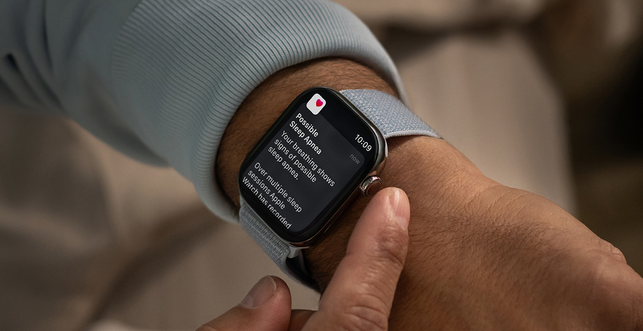 Une Apple Watch affichant la notification Possible apnée du sommeil.