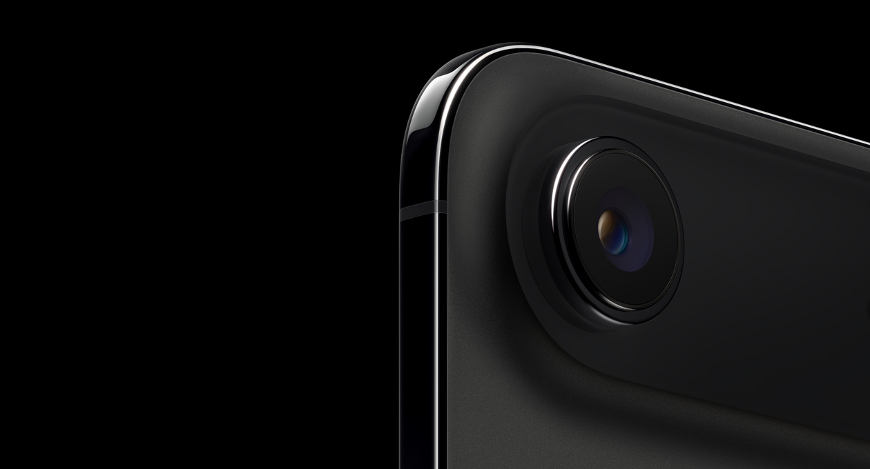 iPhone Air, taustapuoli, värinä tähtimusta, pyöristetty yläkulma, yhden linssin Fusion-kamerajärjestelmä